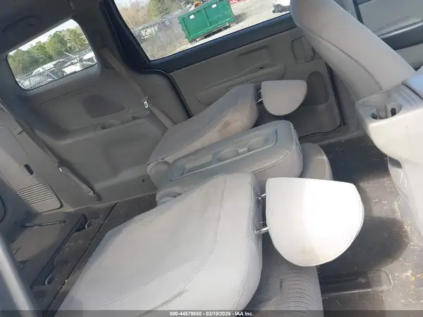 KNDMB5C13H6219136 2017 KIA SEDONA - Image 8