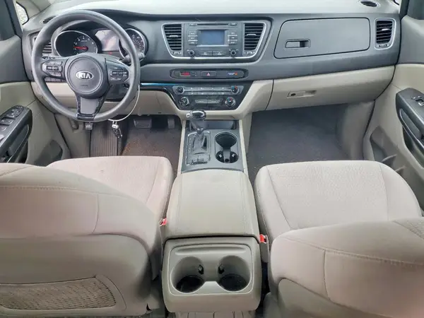 KNDMB5C13H6219850 2017 KIA SEDONA - Image 8