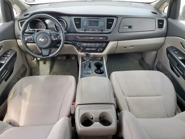 KNDMB5C13H6230542 2017 KIA SEDONA - Image 8