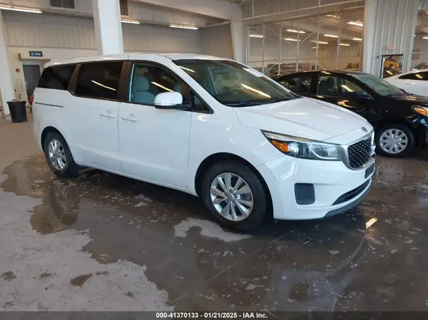 KNDMB5C13H6230881 2017 KIA SEDONA - Image 1