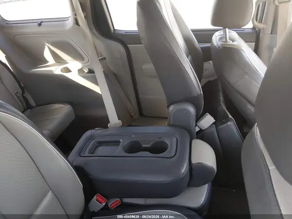 KNDMB5C13H6235904 2017 KIA SEDONA - Image 8