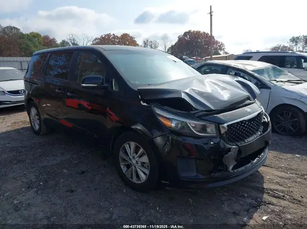 KNDMB5C13H6236048 2017 KIA SEDONA - Image 1