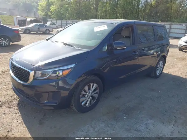 KNDMB5C13H6236373 2017 KIA SEDONA - Image 2