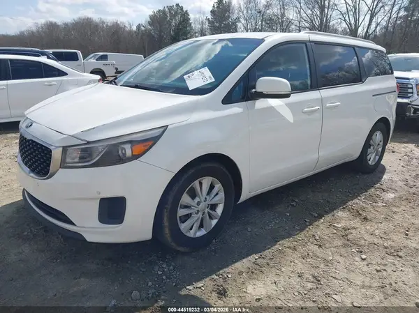 KNDMB5C13H6237149 2017 KIA SEDONA - Image 2