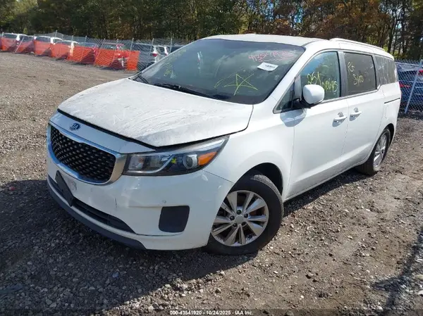 KNDMB5C13H6239211 2017 KIA SEDONA - Image 2