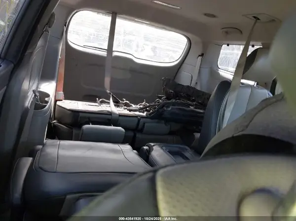 KNDMB5C13H6239211 2017 KIA SEDONA - Image 8