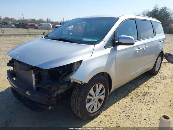 KNDMB5C13H6243064 2017 KIA SEDONA - Image 2