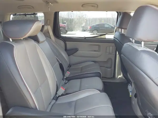KNDMB5C13H6243064 2017 KIA SEDONA - Image 8
