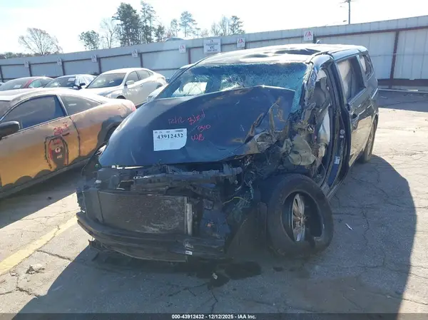 KNDMB5C13H6243873 2017 KIA SEDONA - Image 2