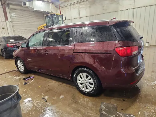 KNDMB5C13H6244182 2017 KIA SEDONA - Image 2