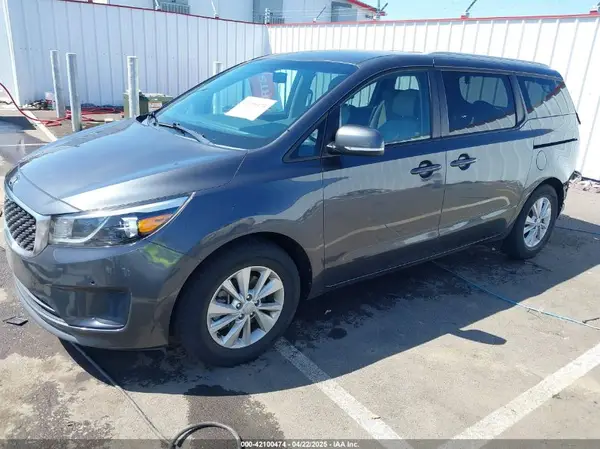 KNDMB5C13H6247373 2017 KIA SEDONA - Image 2