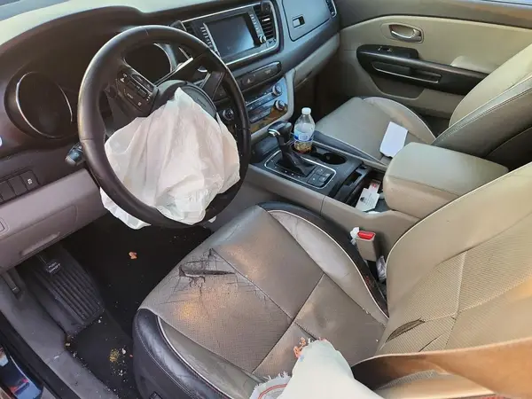 KNDMB5C13H6247907 2017 KIA SEDONA - Image 8