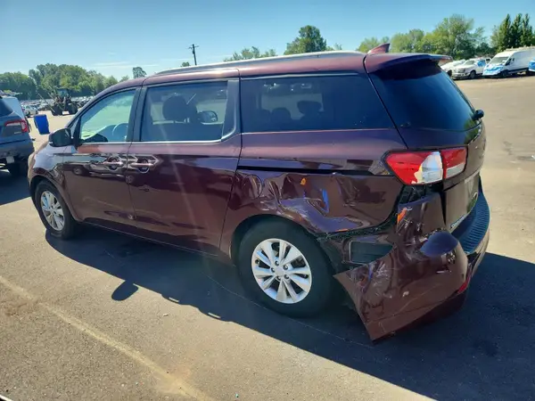 KNDMB5C13H6251309 2017 KIA SEDONA - Image 2