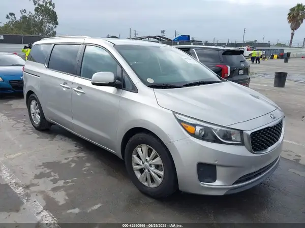 KNDMB5C13H6253108 2017 KIA SEDONA - Image 1