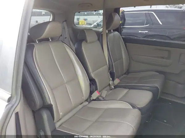 KNDMB5C13H6253108 2017 KIA SEDONA - Image 8