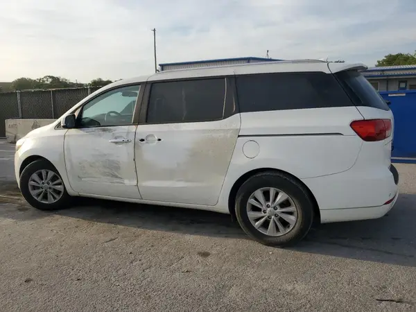 KNDMB5C13H6254579 2017 KIA SEDONA - Image 2