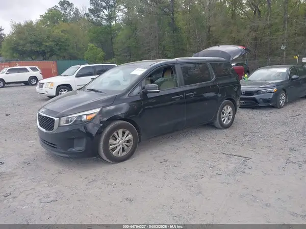 KNDMB5C13H6266649 2017 KIA SEDONA - Image 2