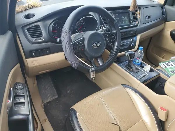 KNDMB5C13H6279174 2017 KIA SEDONA - Image 8