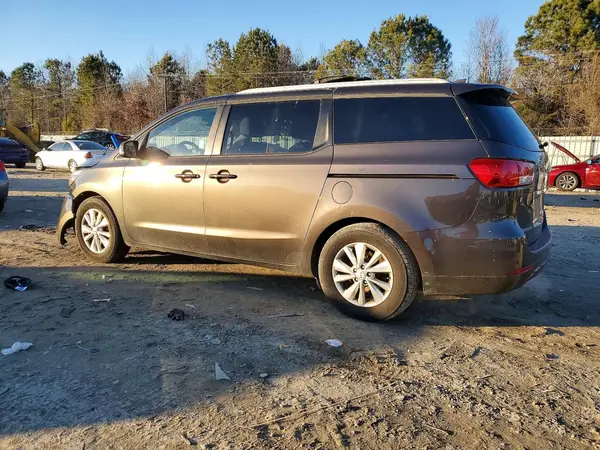 KNDMB5C13H6282205 2017 KIA SEDONA - Image 2