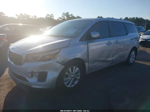 KNDMB5C13H6290899 2017 KIA SEDONA - Image 2