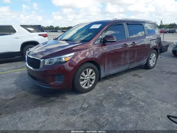 KNDMB5C13H6292622 2017 KIA SEDONA - Image 2
