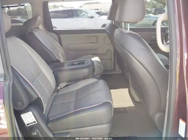 KNDMB5C13H6292622 2017 KIA SEDONA - Image 8