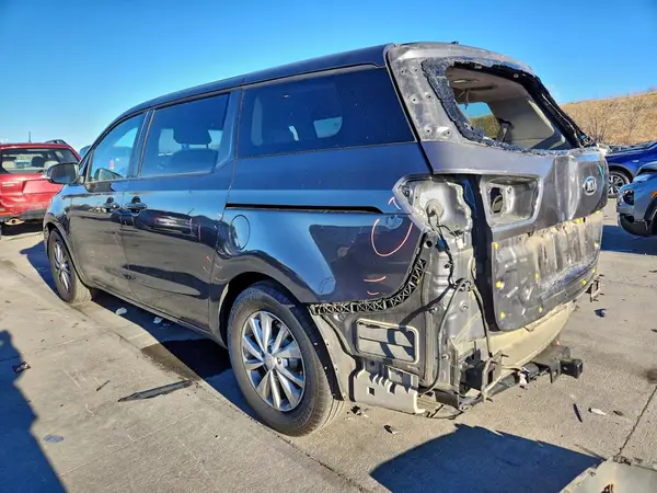KNDMB5C13H6301920 2017 KIA SEDONA - Image 2