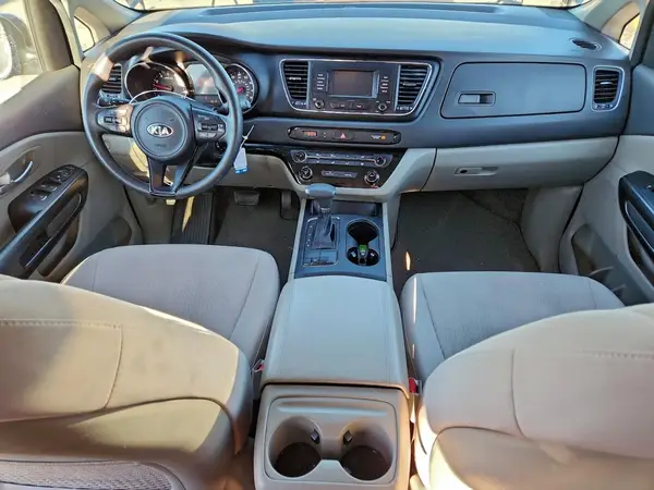 KNDMB5C13H6301920 2017 KIA SEDONA - Image 8