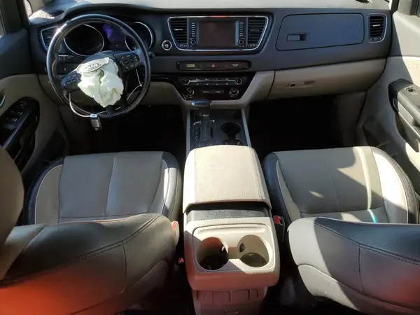 KNDMB5C13H6305109 2017 KIA SEDONA - Image 8