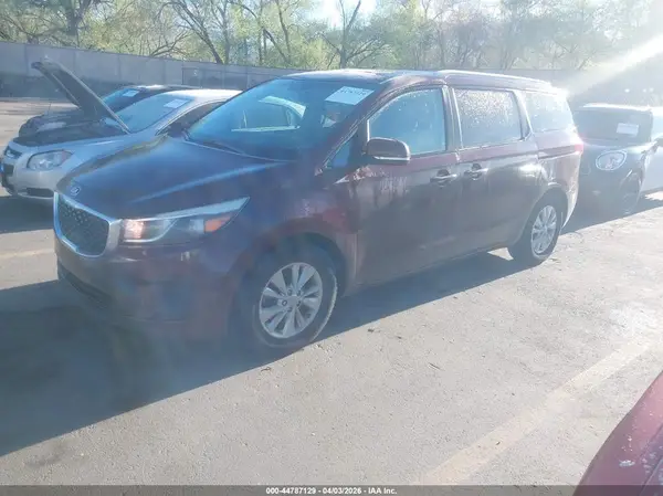 KNDMB5C13H6309757 2017 KIA SEDONA - Image 2
