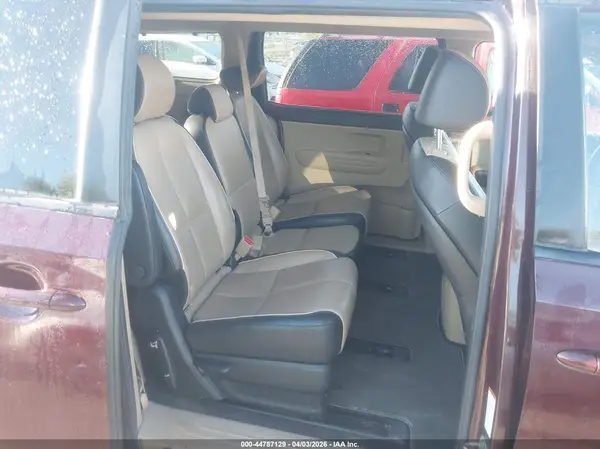 KNDMB5C13H6309757 2017 KIA SEDONA - Image 8