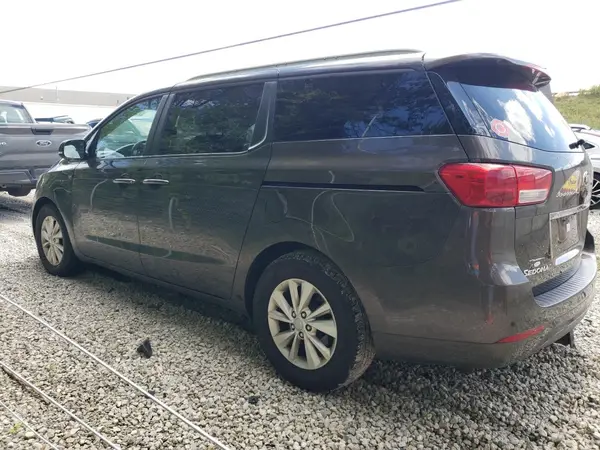 KNDMB5C13H6318457 2017 KIA SEDONA - Image 2
