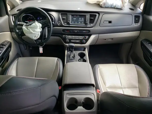 KNDMB5C13H6318457 2017 KIA SEDONA - Image 8