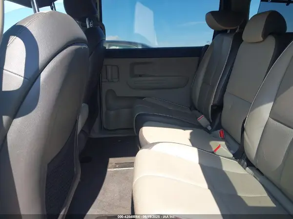 KNDMB5C13H6320774 2017 KIA SEDONA - Image 8