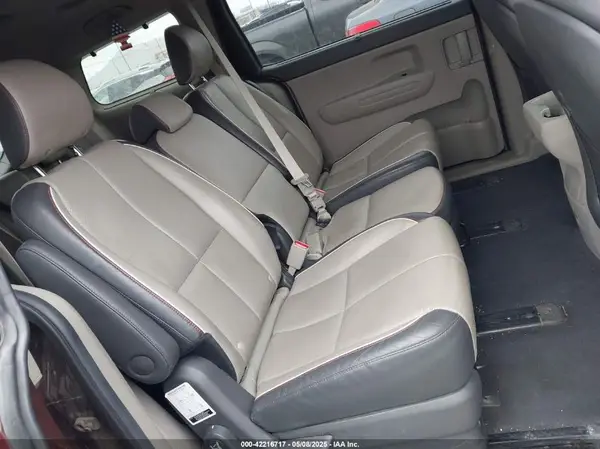 KNDMB5C13H6328499 2017 KIA SEDONA - Image 8