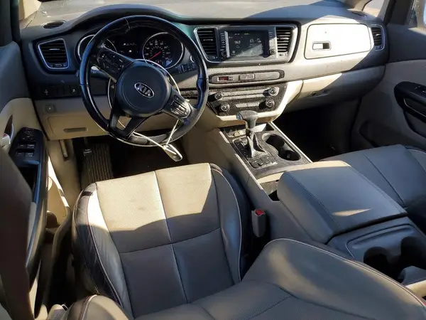 KNDMB5C13H6330463 2017 KIA SEDONA - Image 8