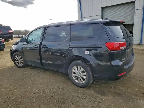 KNDMB5C13H6332455 2017 KIA SEDONA - Image 2