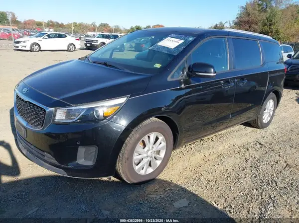 KNDMB5C13H6336229 2017 KIA SEDONA - Image 2