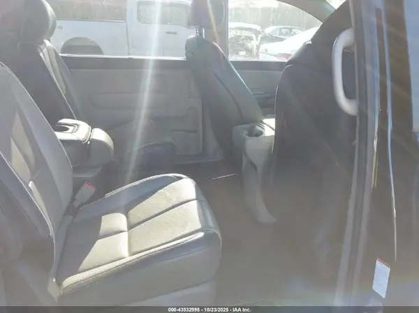 KNDMB5C13H6336229 2017 KIA SEDONA - Image 8