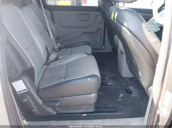 KNDMB5C13H6338305 2017 KIA SEDONA - Image 8