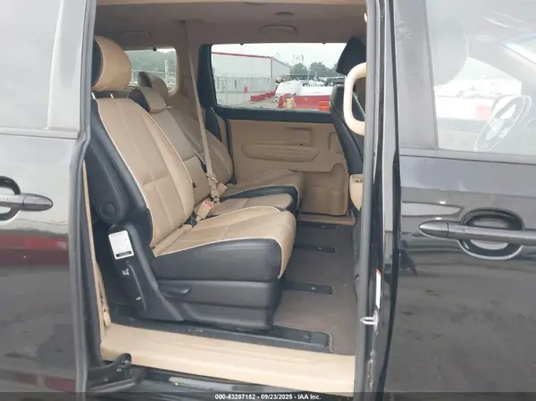 KNDMB5C13H6338949 2017 KIA SEDONA - Image 8