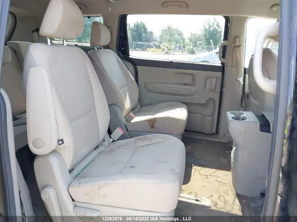 KNDMB5C13J6354123 2018 KIA SEDONA - Image 8