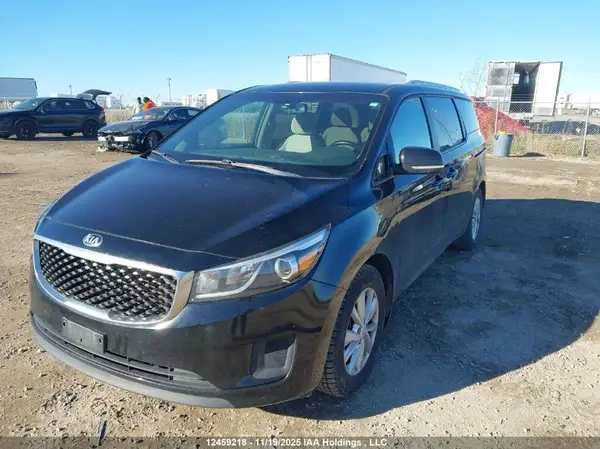 KNDMB5C13J6354400 2018 KIA SEDONA - Image 2