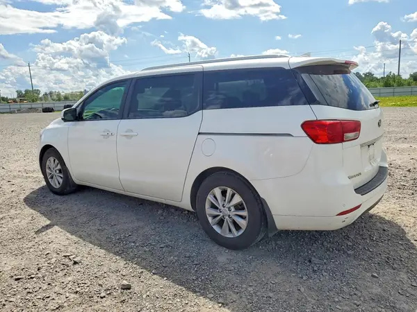 KNDMB5C13J6357135 2018 KIA SEDONA - Image 2