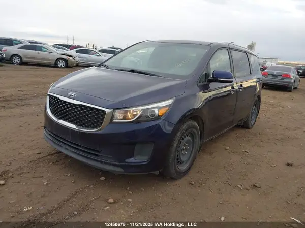 KNDMB5C13J6358429 2018 KIA SEDONA - Image 2