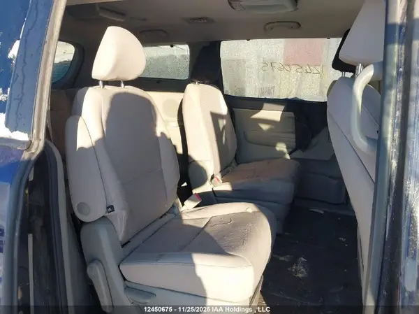 KNDMB5C13J6358429 2018 KIA SEDONA - Image 8