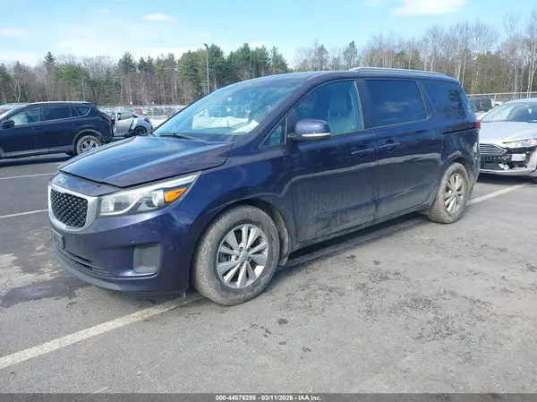 KNDMB5C13J6367938 2018 KIA SEDONA - Image 2