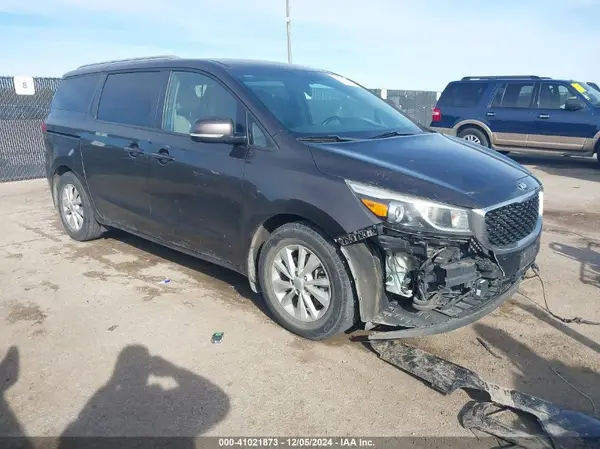 KNDMB5C13J6378633 2018 KIA SEDONA - Image 1