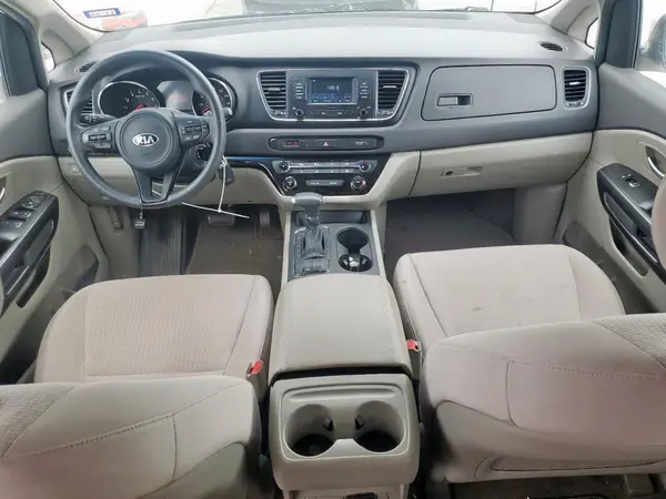 KNDMB5C13J6378857 2018 KIA SEDONA - Image 8