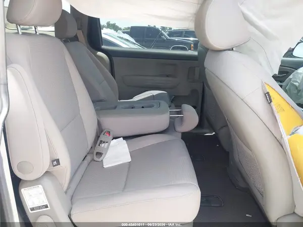 KNDMB5C13J6379183 2018 KIA SEDONA - Image 8